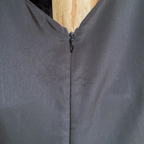 Simple elegance black dress. - Picture 5 of 8